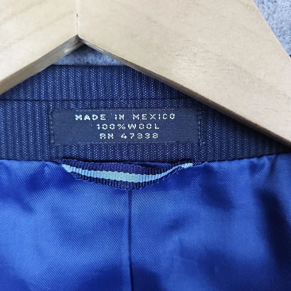 Tommy Hilfiger Men's Blazer Navy Blue Size 46L Pinstripes 2-Button 100%‎ Wool